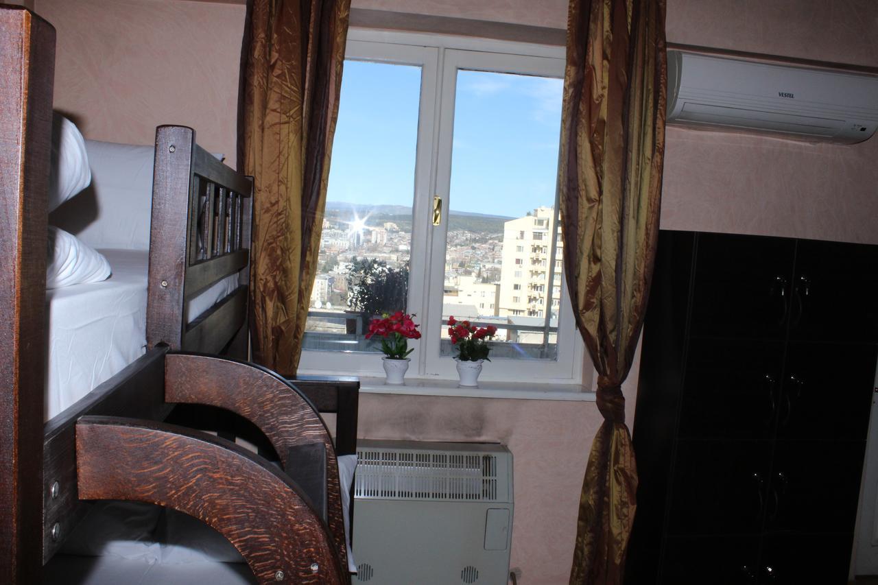 Herrmas Hostel Tbilisi Exterior foto